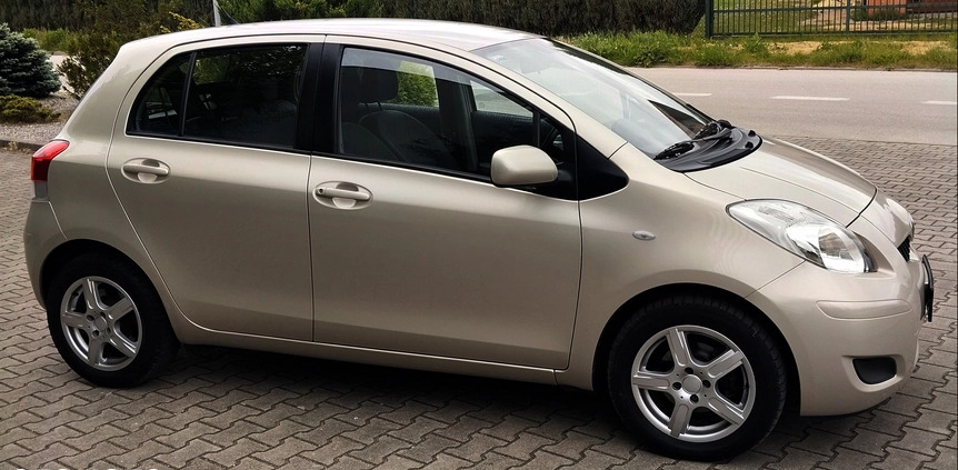 Toyota Yaris cena 20400 przebieg: 154000, rok produkcji 2009 z Łask małe 56